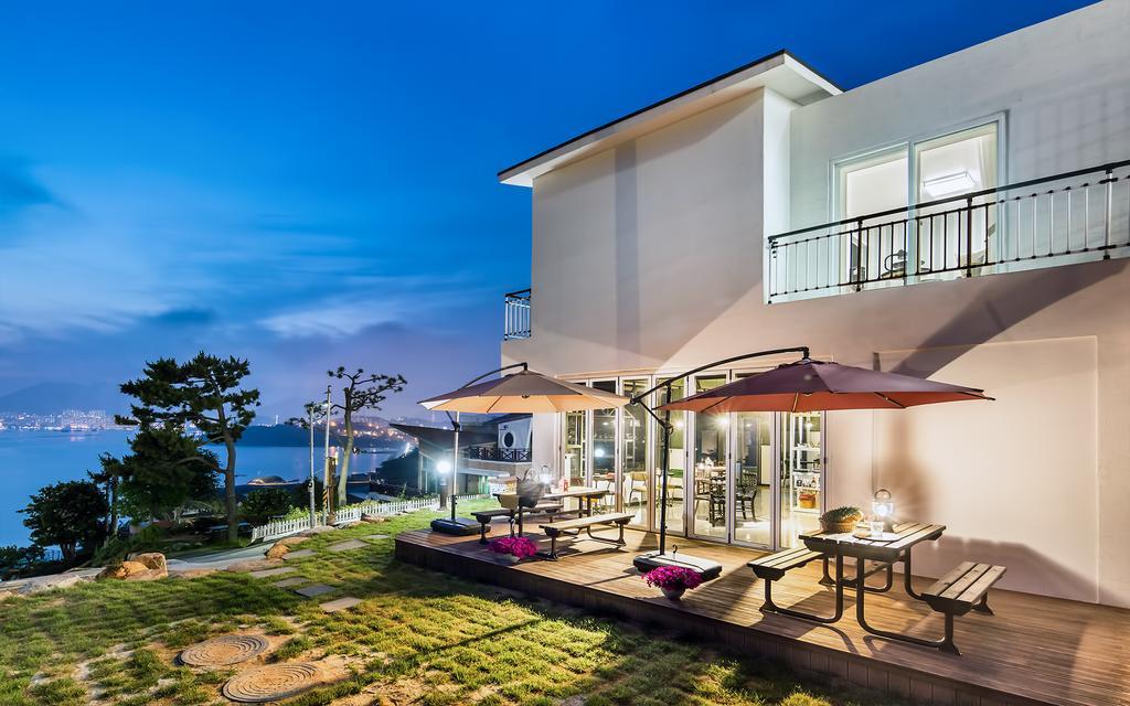 Yeosu Blooming Pension Экстерьер фото
