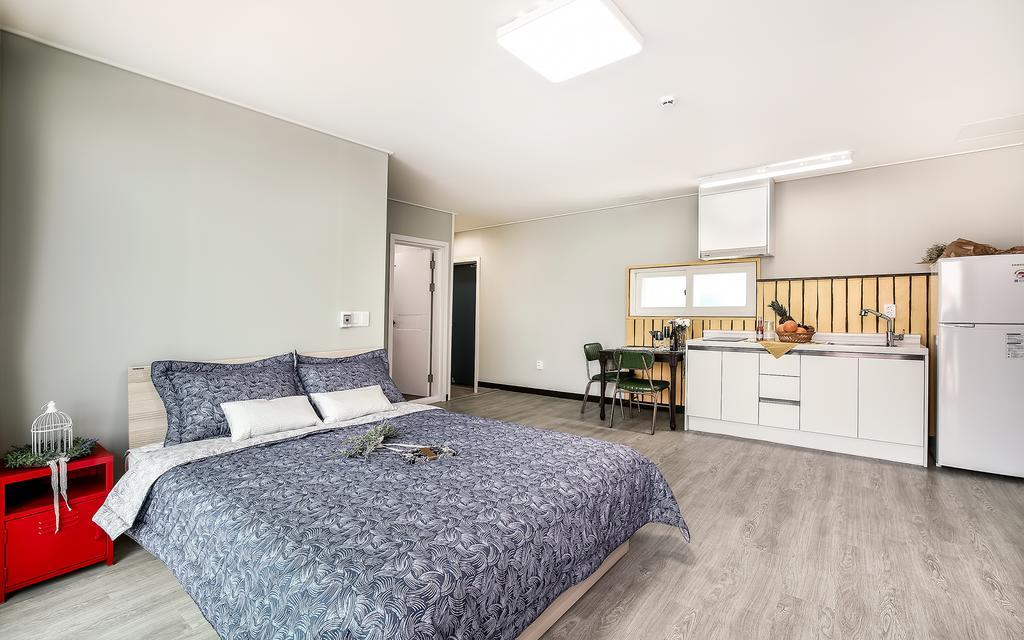 Yeosu Blooming Pension Экстерьер фото