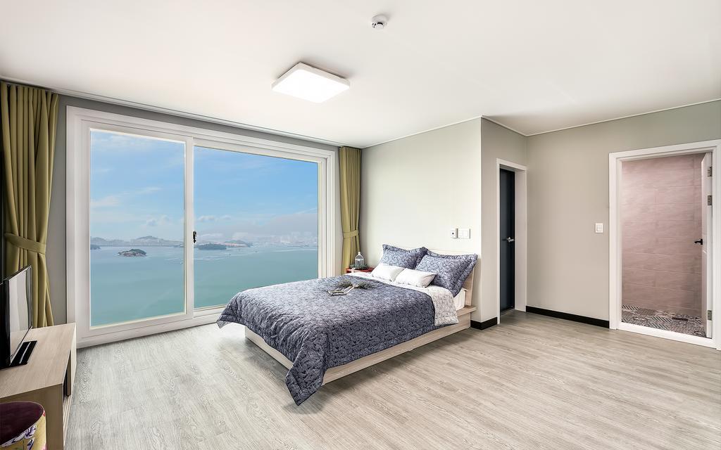 Yeosu Blooming Pension Экстерьер фото